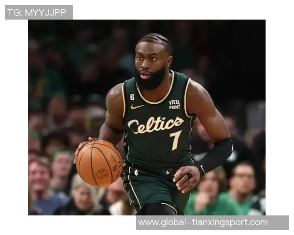 杰伦布朗盛赞小卡巅峰时期为历史上最杰出的攻防一体球员之一